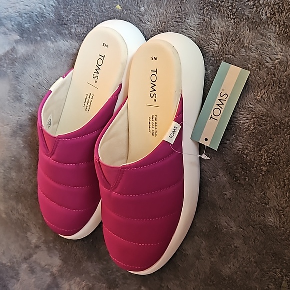 Toms Shoes - Toms Dark Fuchsia Matte Woven Mule Slip-on Comfort Shoes - Size 5